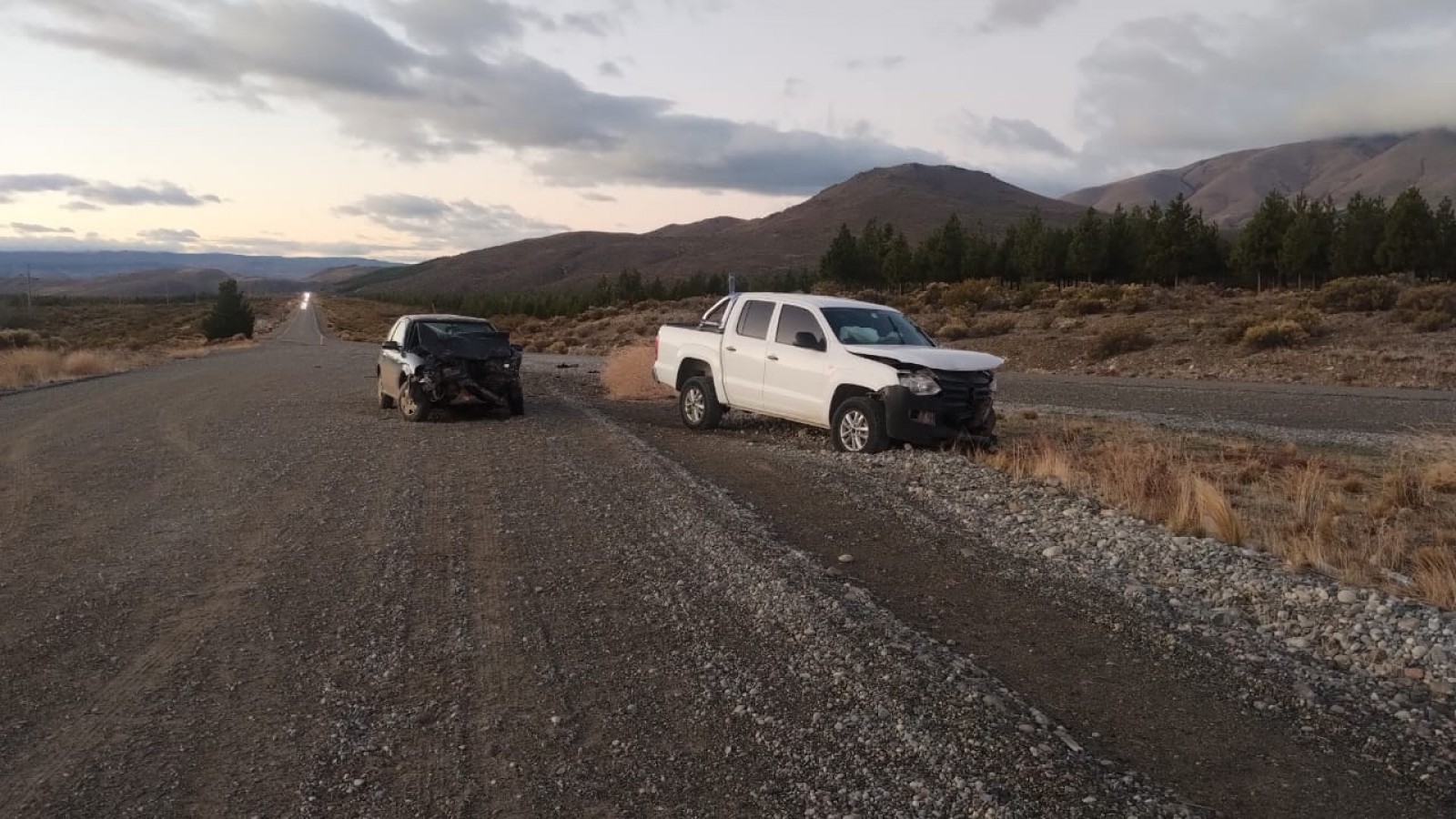 Una mujer sufrió una fractura tras un choque frontal en la Ruta 40