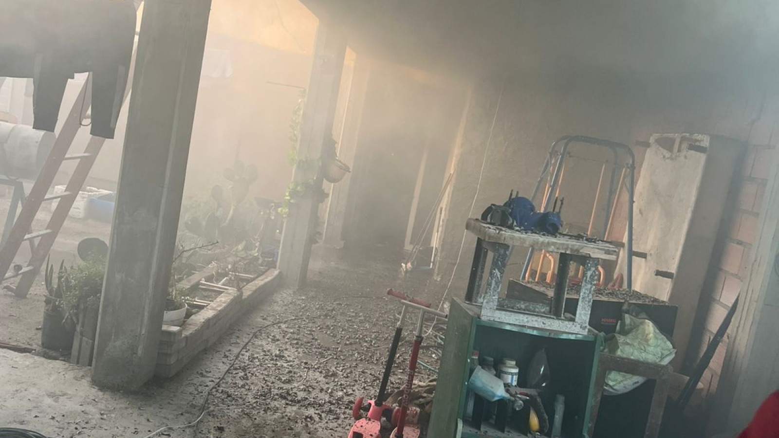 Trelew: tres hermanitos se salvan de un incendio mientras estaban solos en su casa