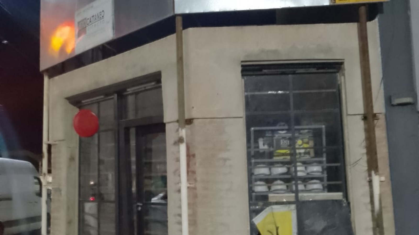 Rompió el vidrio de un local para robar y lo atraparon a las pocas cuadras