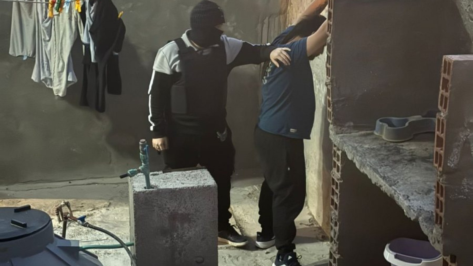 Dos detenidos por la balacera en el barrio Roca de Puerto Madryn: buscan a un tercer sospechoso