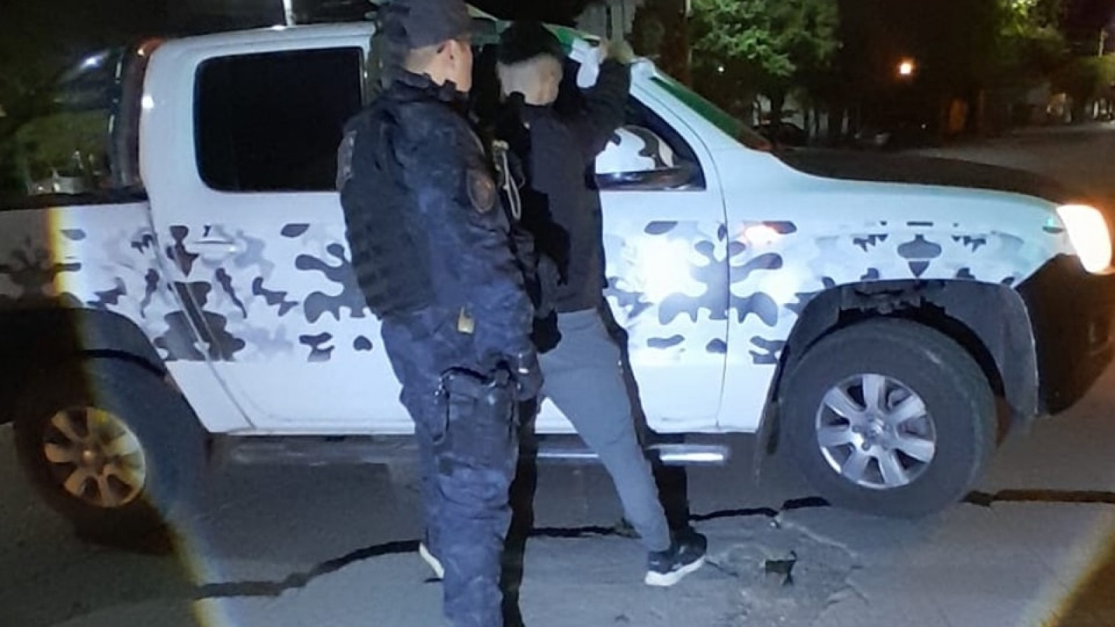 Detienen a un hombre con pedido de captura en un operativo en Trelew