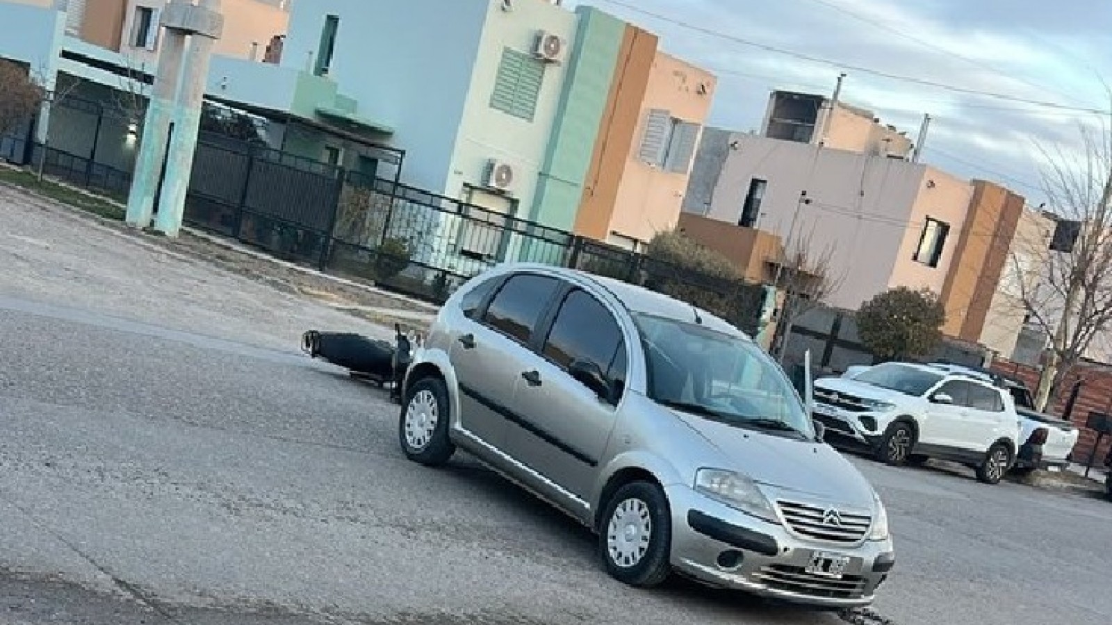 Hospitalizaron a un motociclista tras un accidente en el Barrio Comercio
