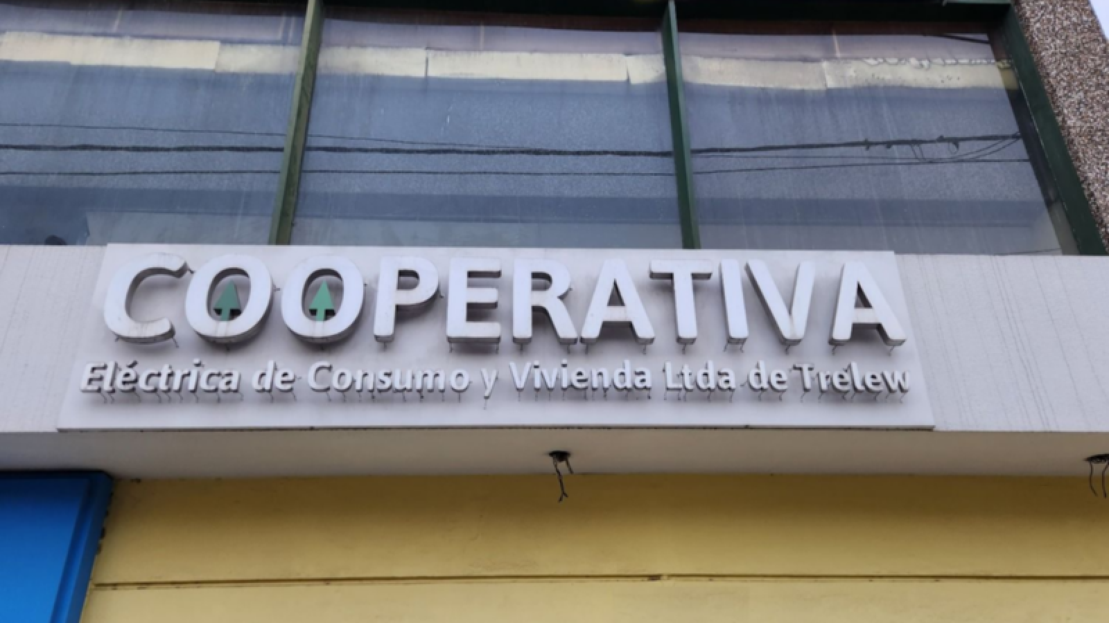 Embargan más de $3.300 millones a la Cooperativa Eléctrica de Trelew por deuda con CAMMESA