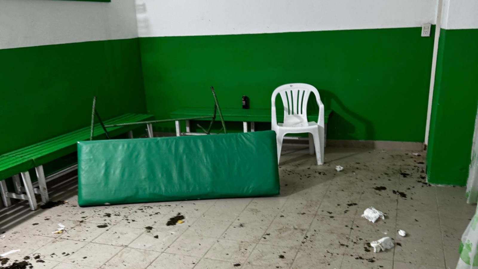 Destrozaron el vestuario visitante de Germinal tras la derrota de Brown