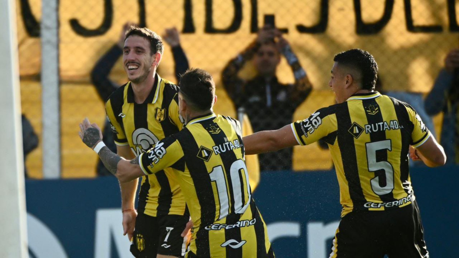 Deportivo Madryn venció a San Martín 3-1 y estira su ventaja como líder