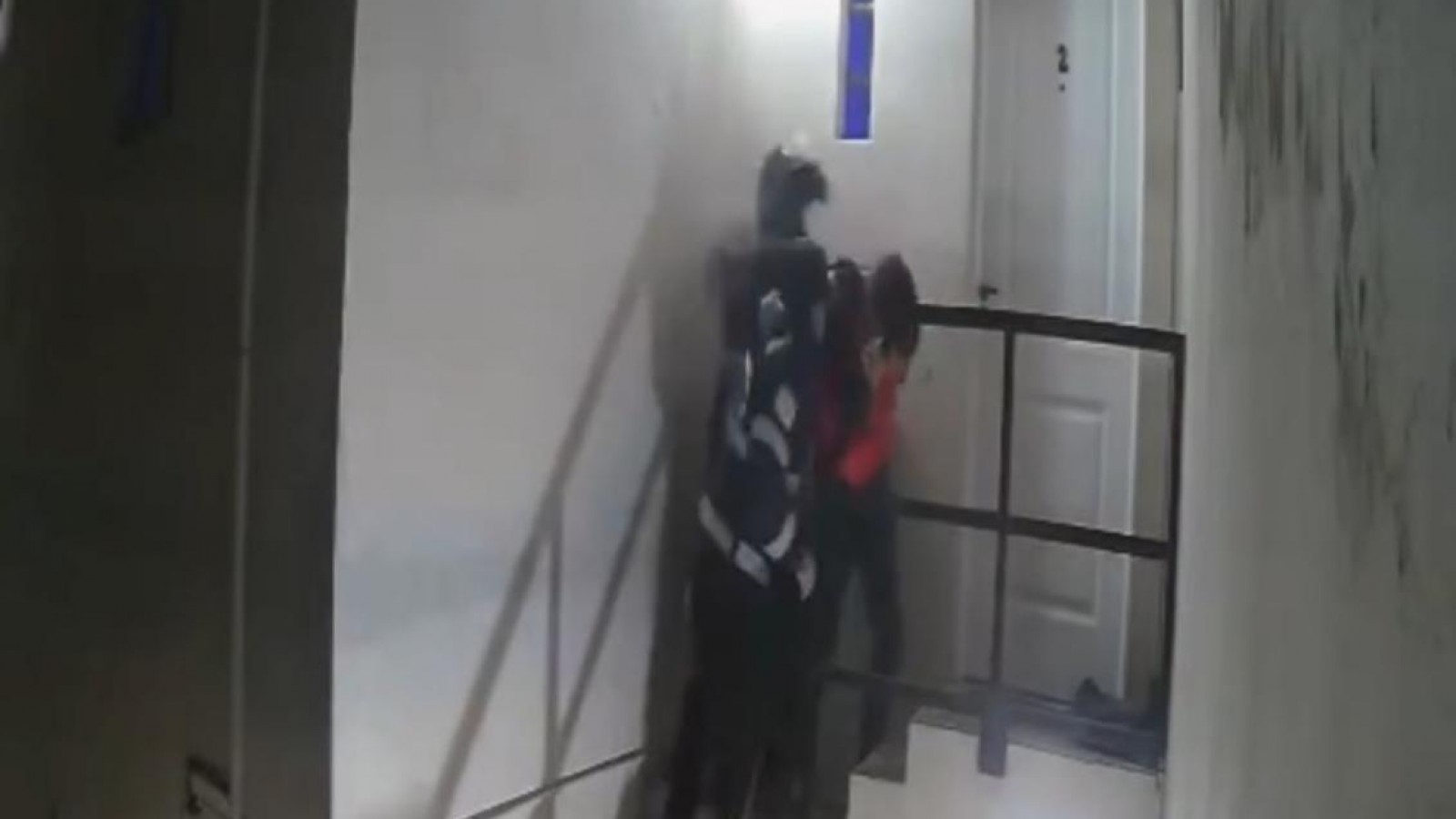 Investigan operativo policial tras un video que muestra golpe a un joven