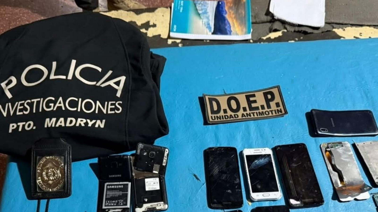 Allanaron la Alcaldía de Trelew por un caso de sextorsión: secuestraron 10 celulares vinculados a llamados extorsivos