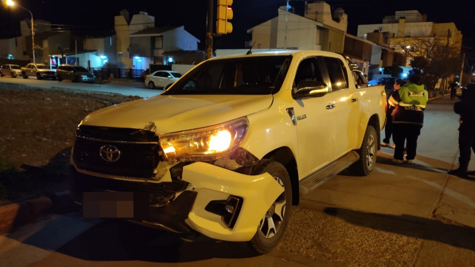 Accidente en Trelew: una mujer lesionada y un conductor detenido por alcoholemia positiva