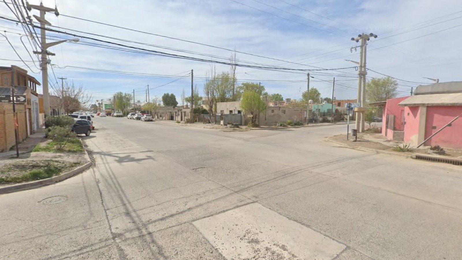 Un ciclista resultó herido tras chocar con un vehículo: "no llevaba casco ni luces"