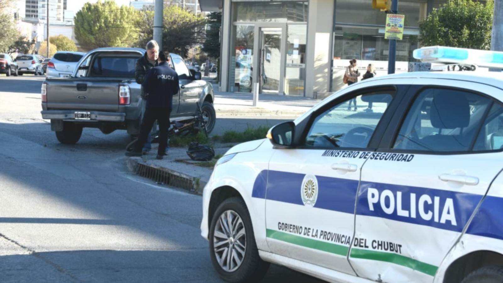 Trelew: ciclista herida tras ser embestida por una camioneta