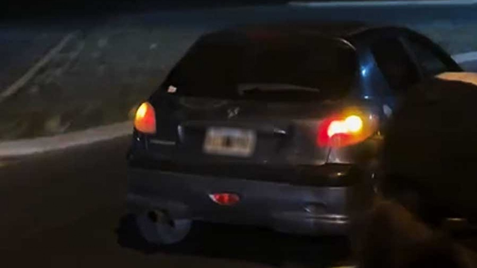 Puerto Rawson: conductor alcoholizado evadió un control y escapó a toda velocidad