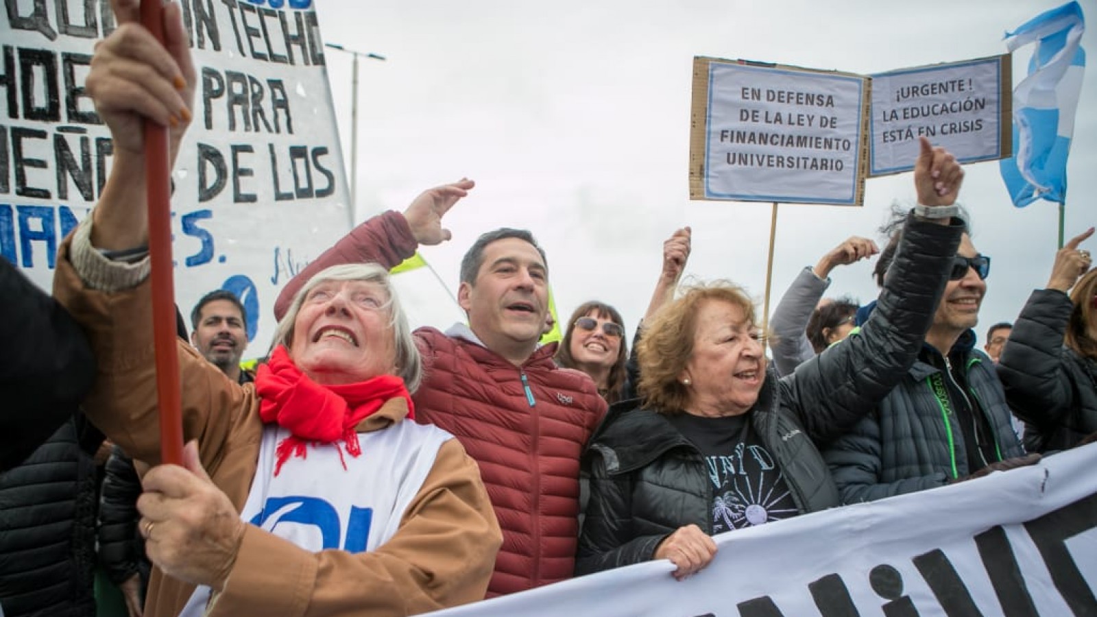 Marcha Universitaria: "si el pueblo no pelea por este tipo de políticas públicas el futuro de nuestro país se pone en riesgo" dijo Luque.
