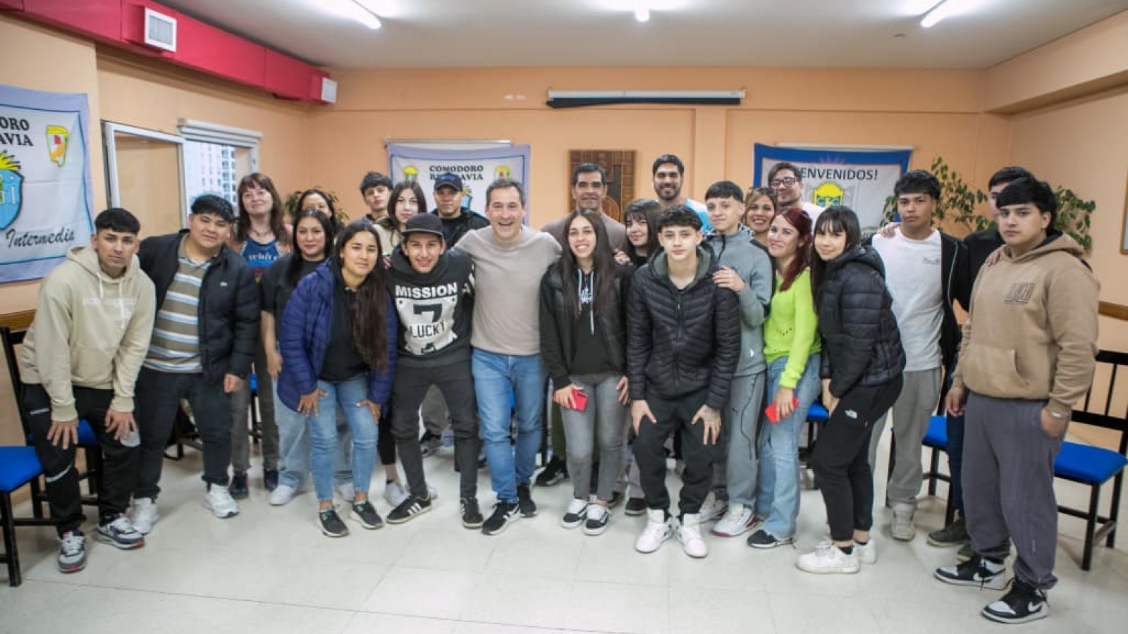 Juan Pablo Luque se reunió con jóvenes en Comodoro y escuchó sus preocupaciones sobre empleo y futuro