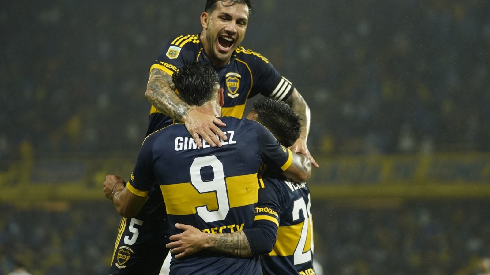 Boca arrasó con Newell's y es el nuevo líder de la Zona A