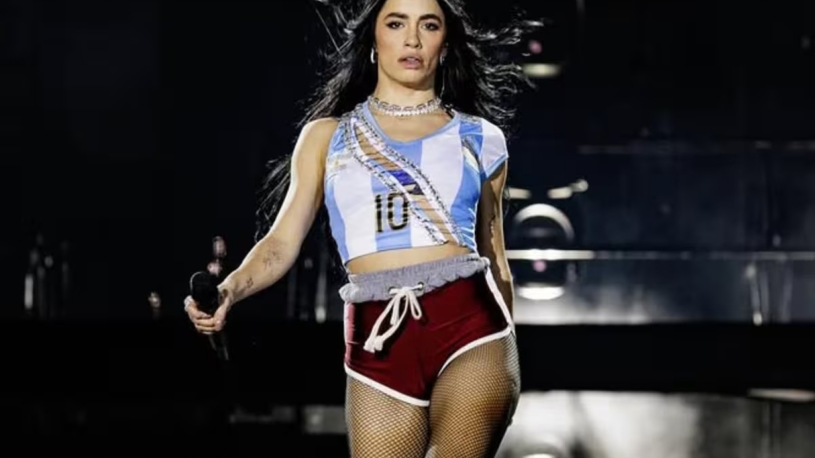 Lali Espósito se presenta en Trelew con una colecta solidaria