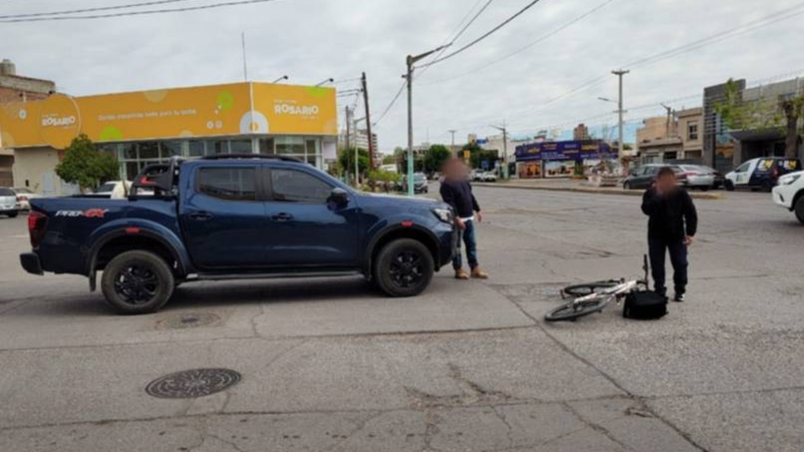 Una camioneta embistió a un ciclista en Trelew