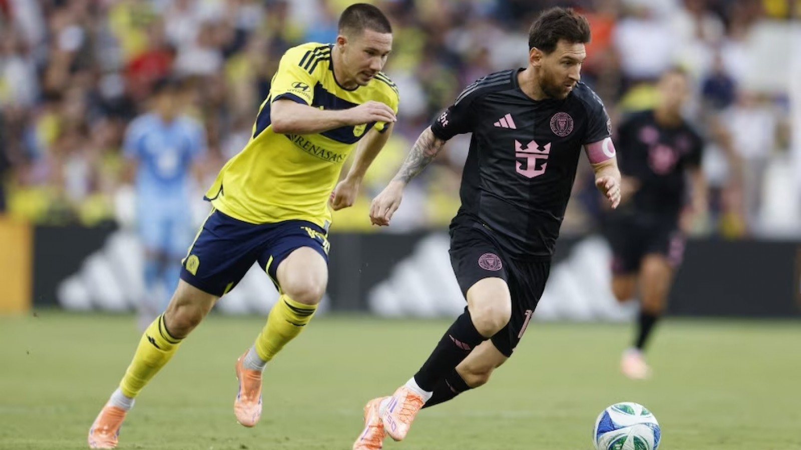 Messi brilló con un triplete en la goleada del Inter Miami ante Nashville