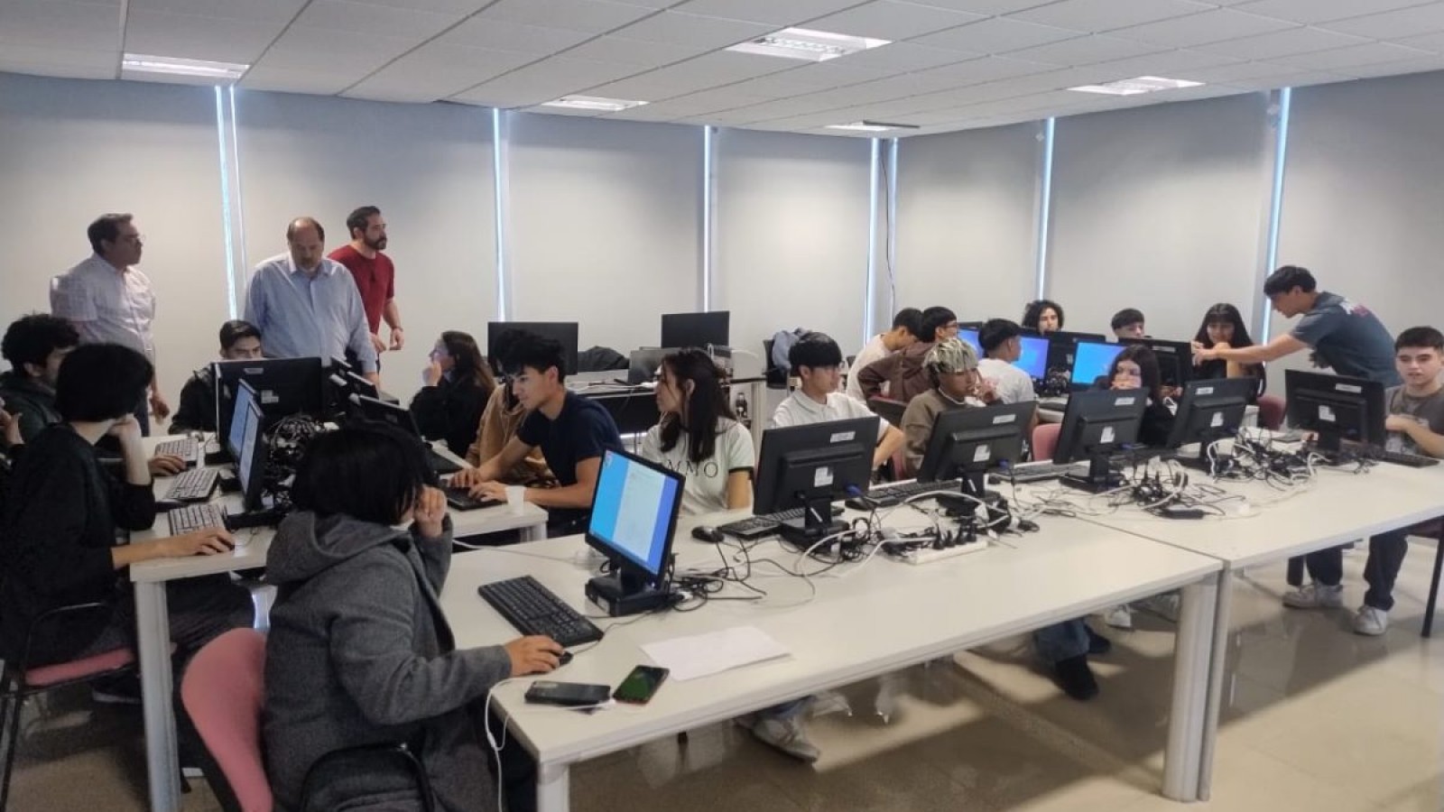 Compromiso joven: alumnos de la Politécnica 703 colaboraron en el proceso de escrutinio