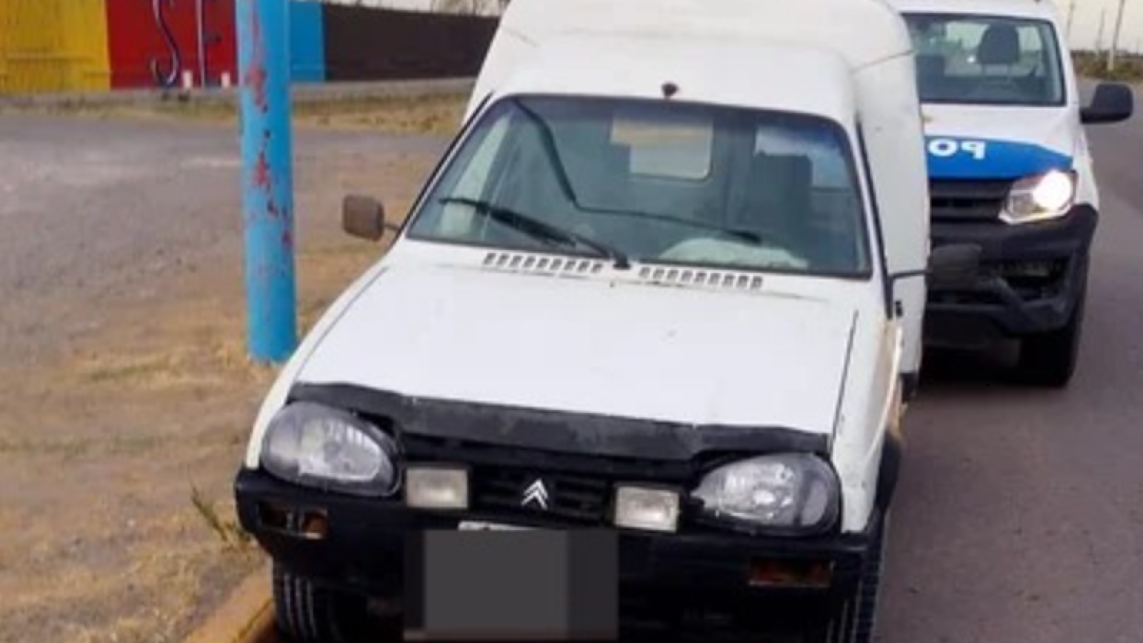 Lo detuvieron por conducir ebrio y protagonizó una escena insólita en Trelew