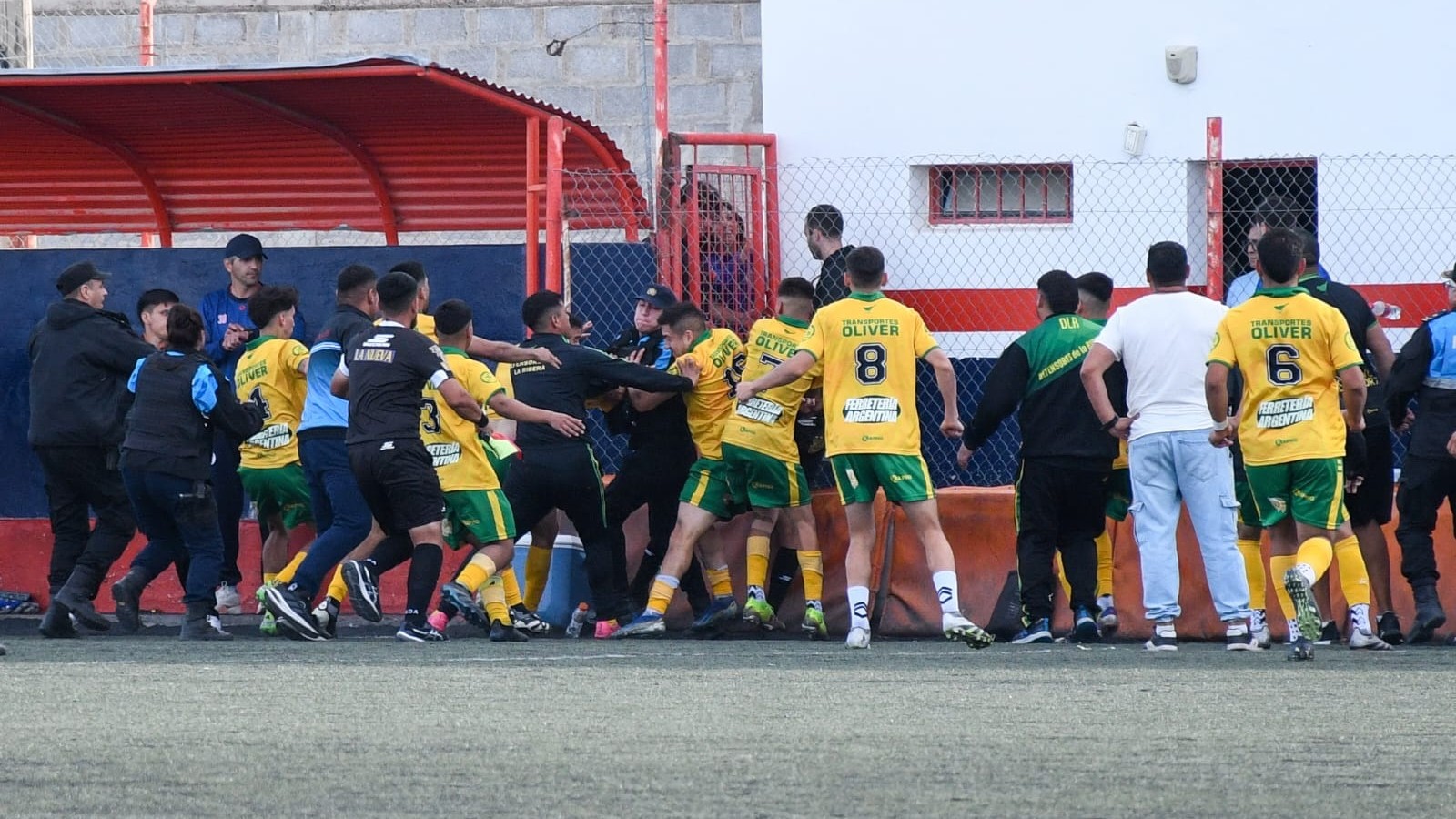 Liga del Valle: brutal agresión de jugadores de La Ribera a dos árbitros