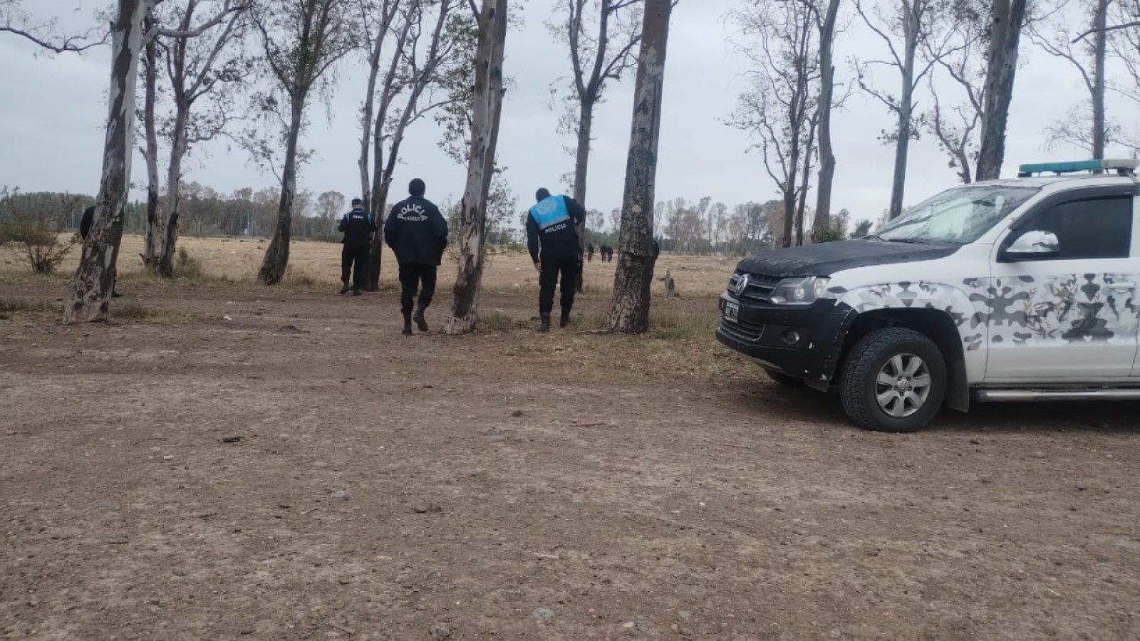 Apuñalaron a una menor, golpearon a su madre y buscan a un hombre desaparecido en Trelew