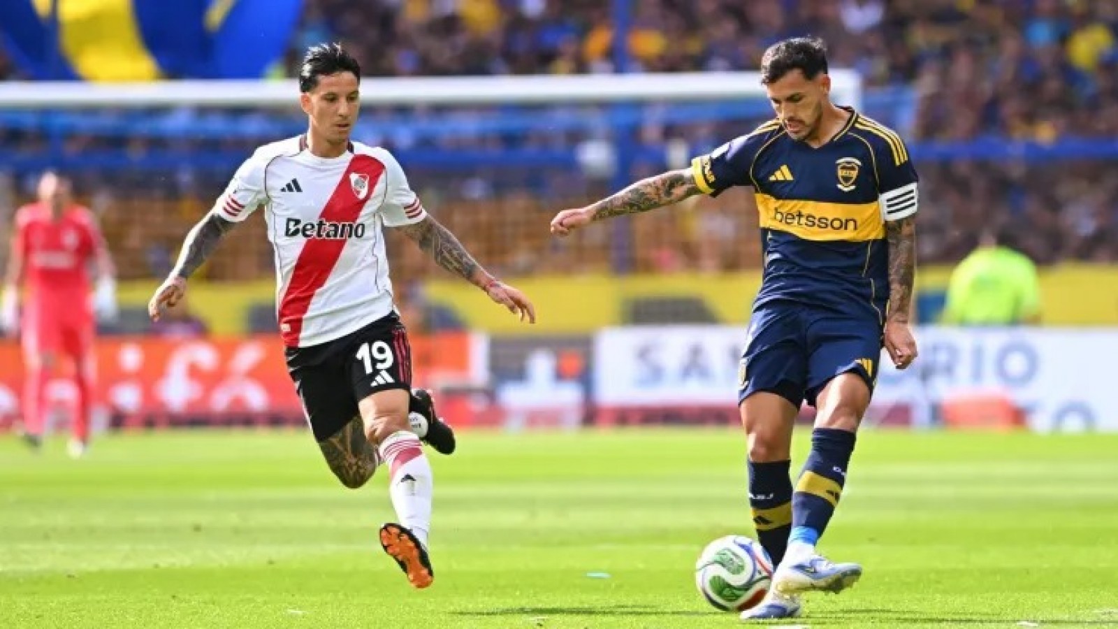 Con goles de Zeballos y Merentiel, Boca derrotó a River 2-0