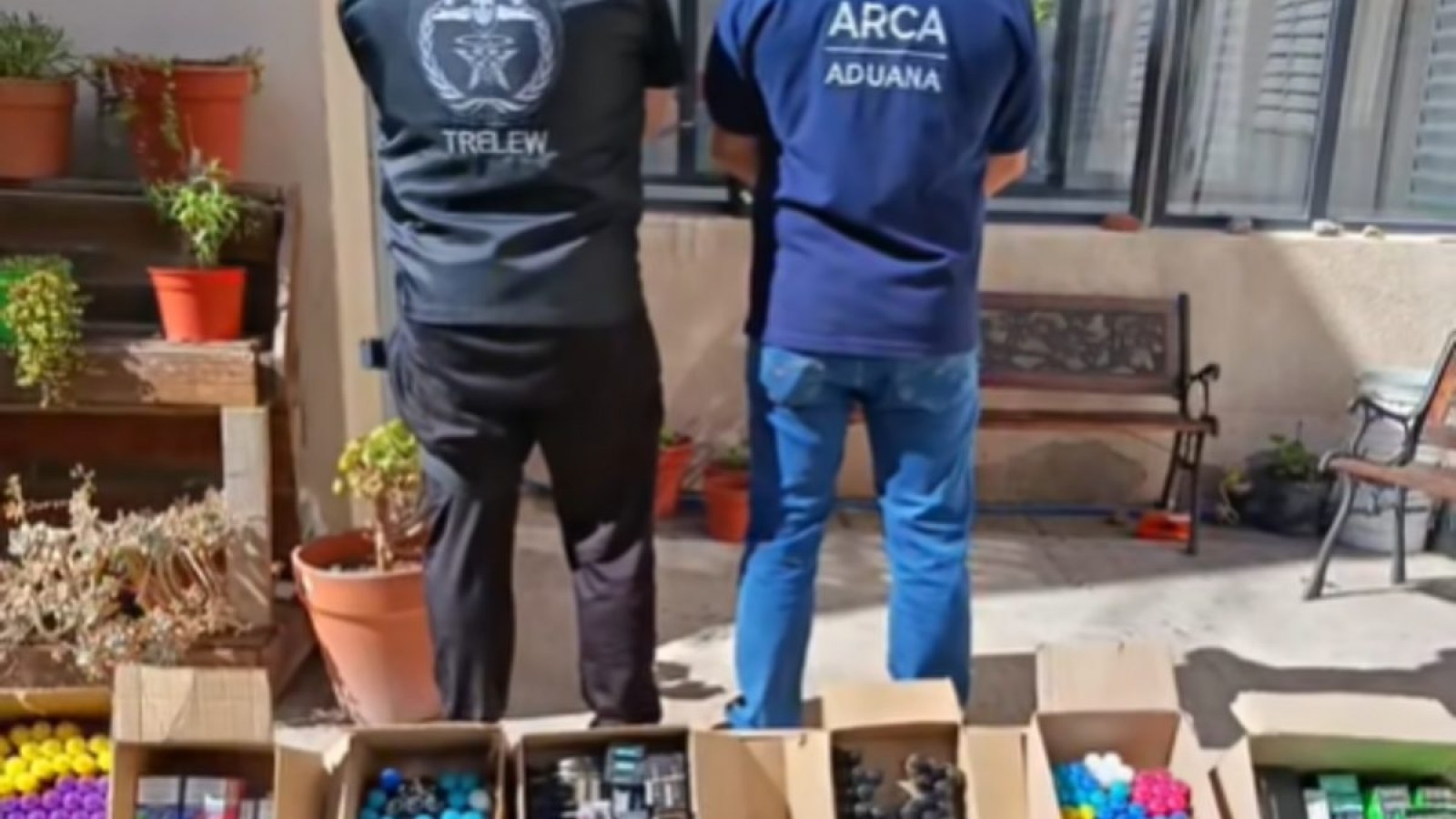 Operativo en Trelew: incautan drogas, armas y productos ilegales valuados en $80 millones