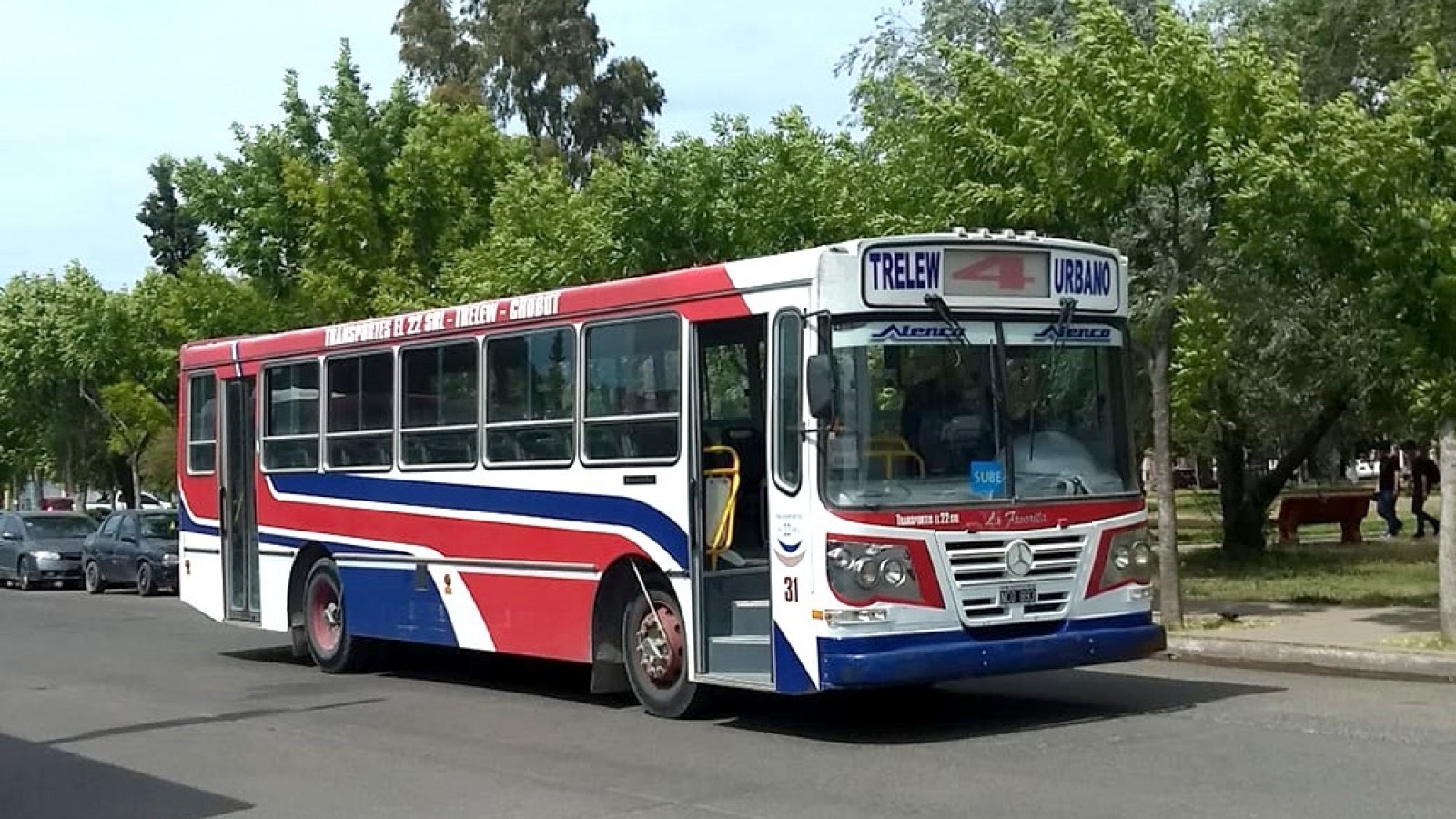 Se normaliza el servicio de colectivo tras el pago de haberes de la empresa El 22
