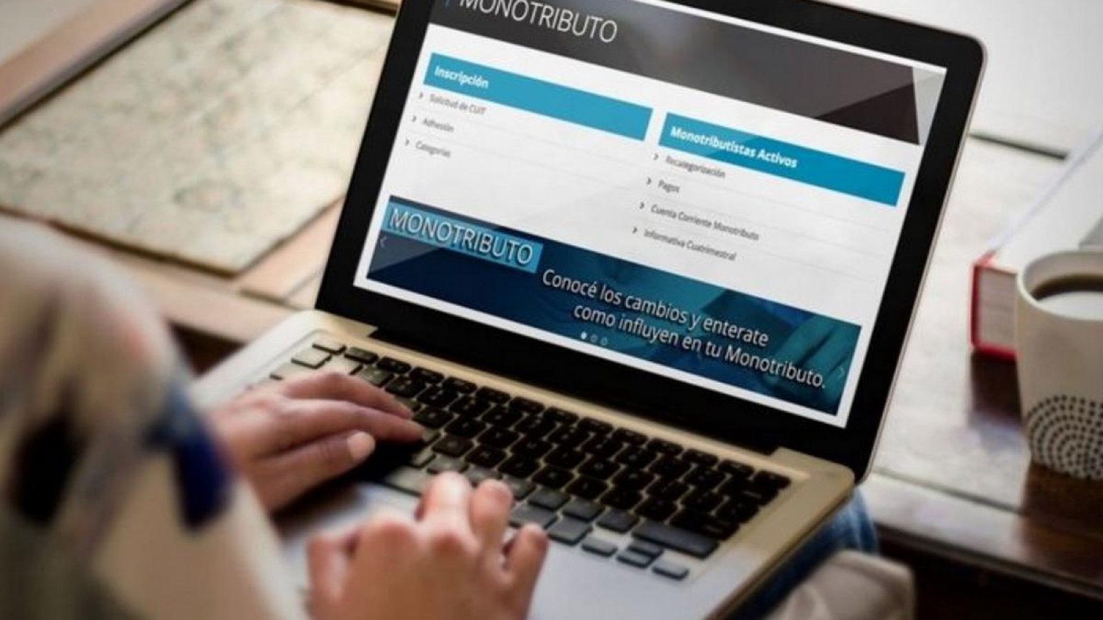 Evalúan terminar con el Monotributo y bajar el piso de Ganancias