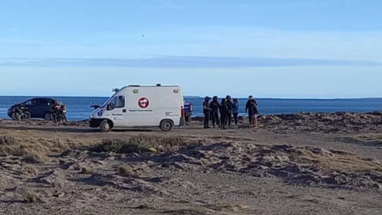 Hallaron a una mujer atada en un sector costero y apunta a dos agresores