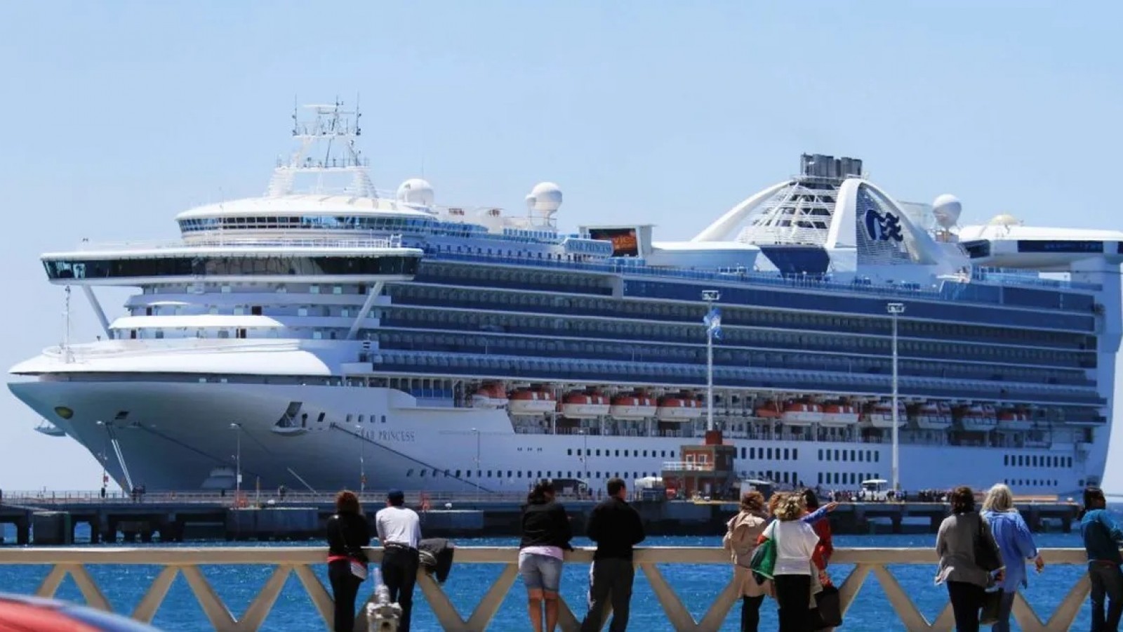 Turismo de lujo en Madryn: el imponente "Viking Jupiter" arriba este jueves