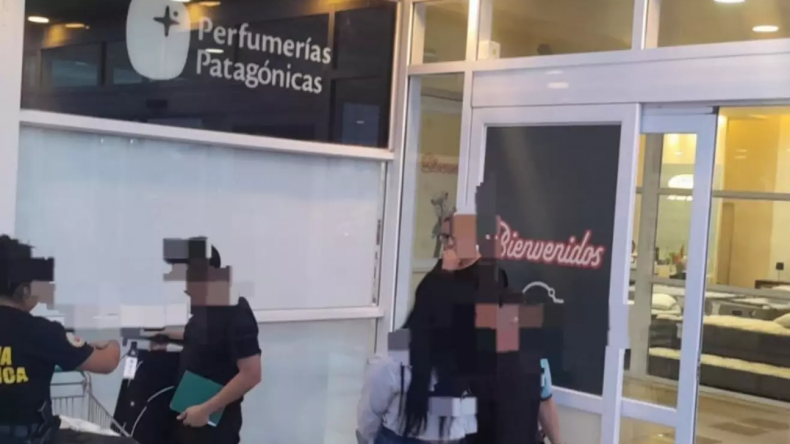 Detuvieron a una joven en el shopping de Trelew por intentar robar prendas