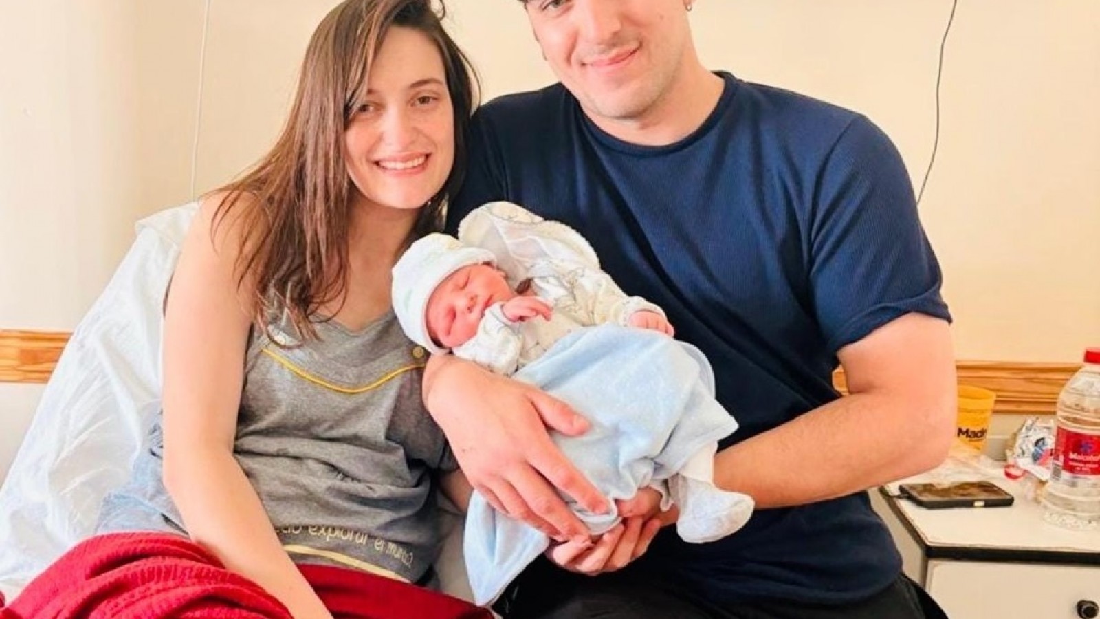 El primer bebé del año en Puerto Madryn llegó al mundo con tres kilos de salud: ¿y la hora?