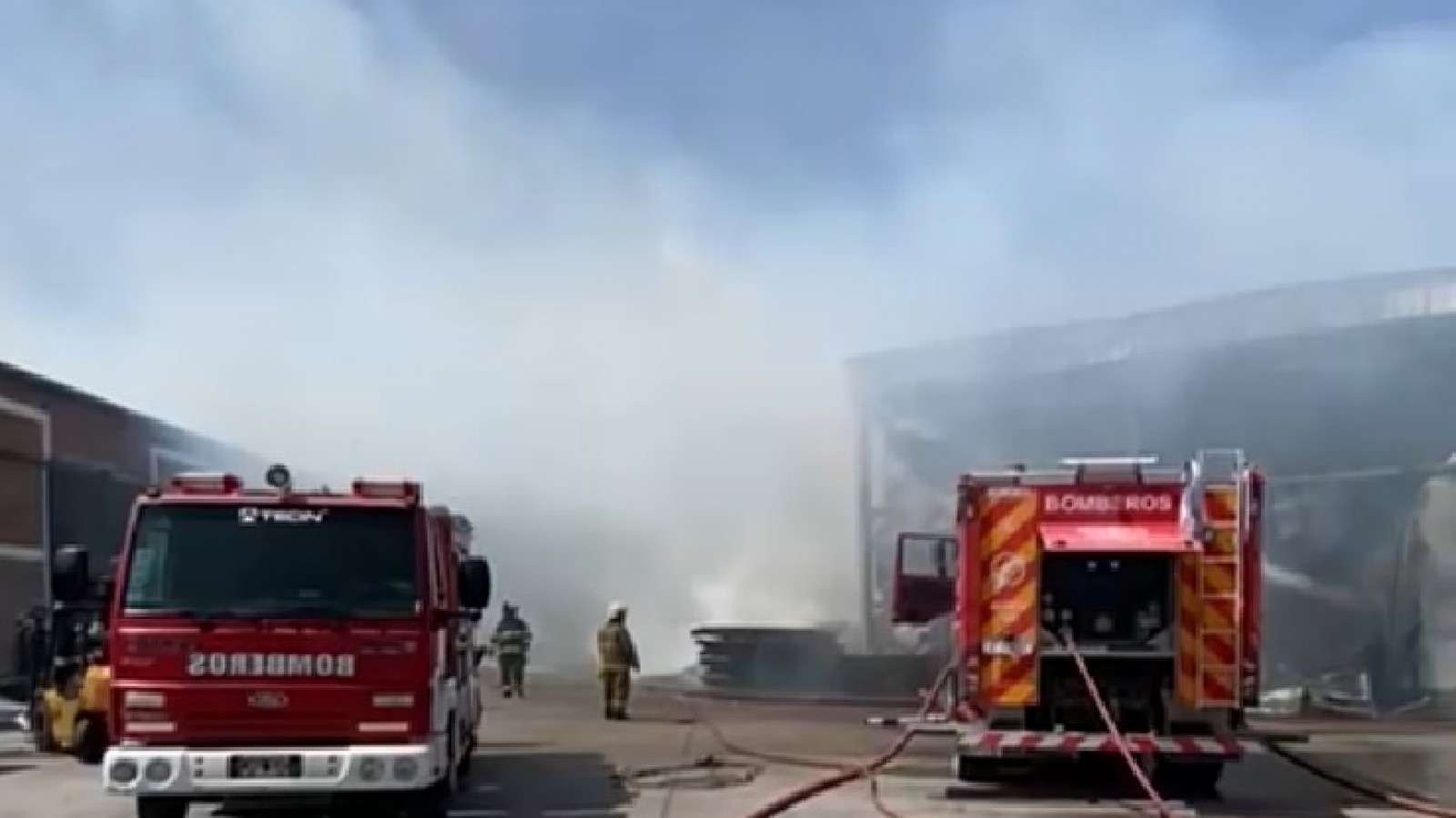 Catástrofe e incendio en Puerto Madryn: hay alerta por fuga de amoníaco