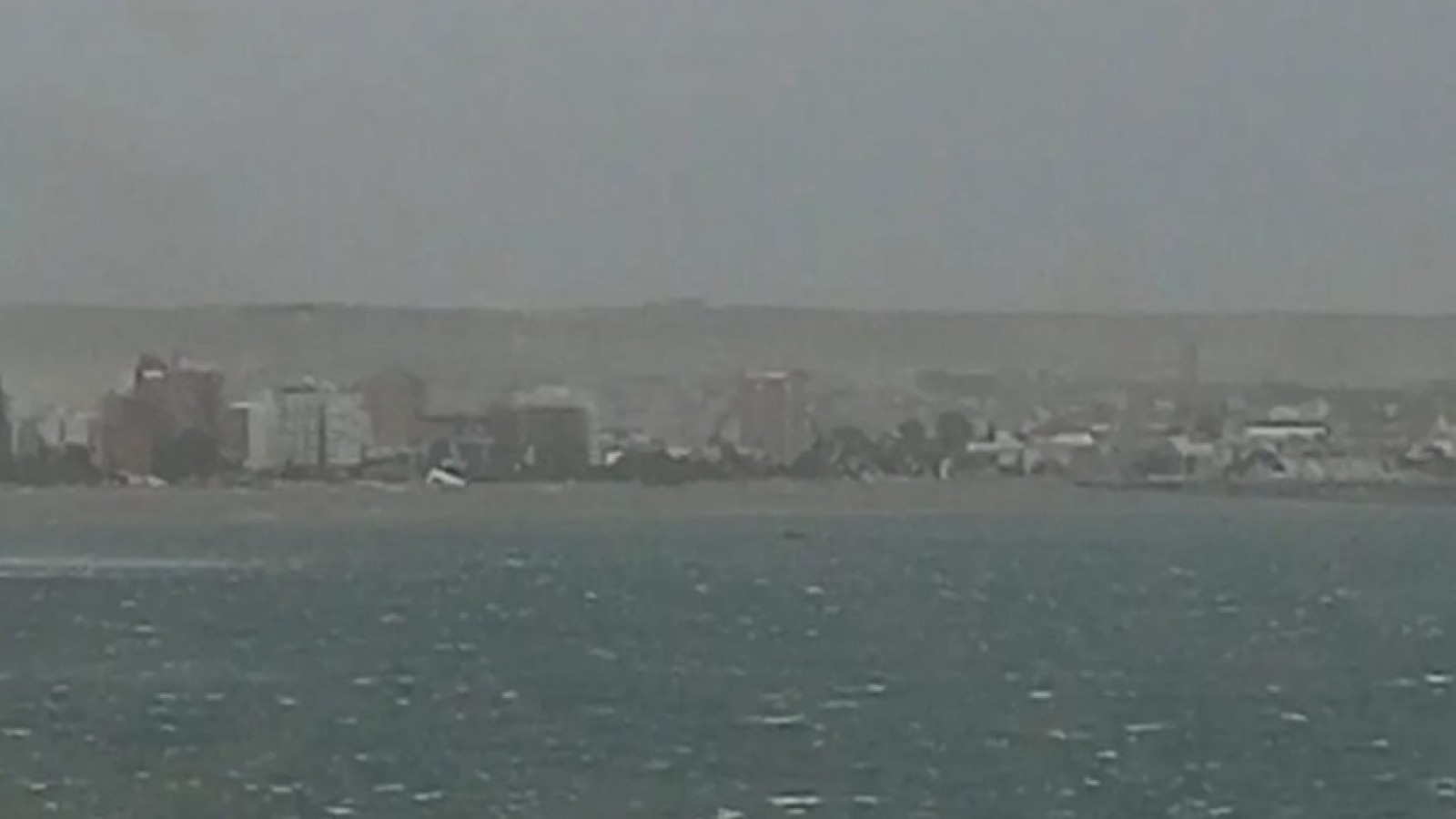 Cómo protegerse ante la alerta por vientos y tormentas eléctricas en Puerto Madryn