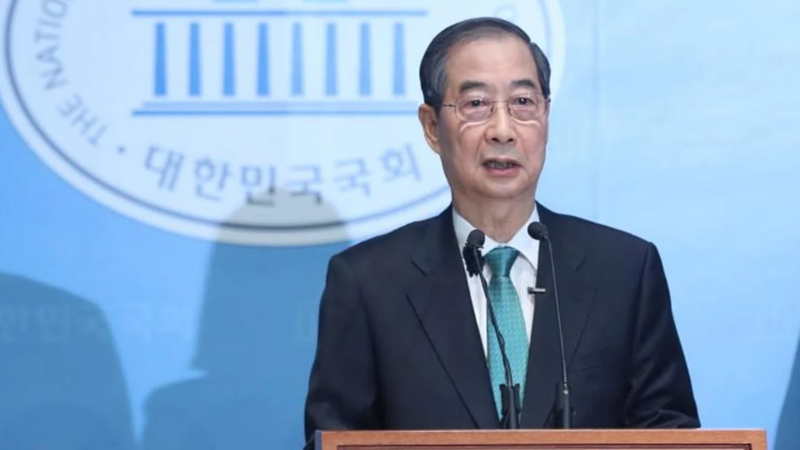 El ex primer ministro surcoreano Han Duck-soo fue condenado a 23 años de prisión por complicidad en una insurrección