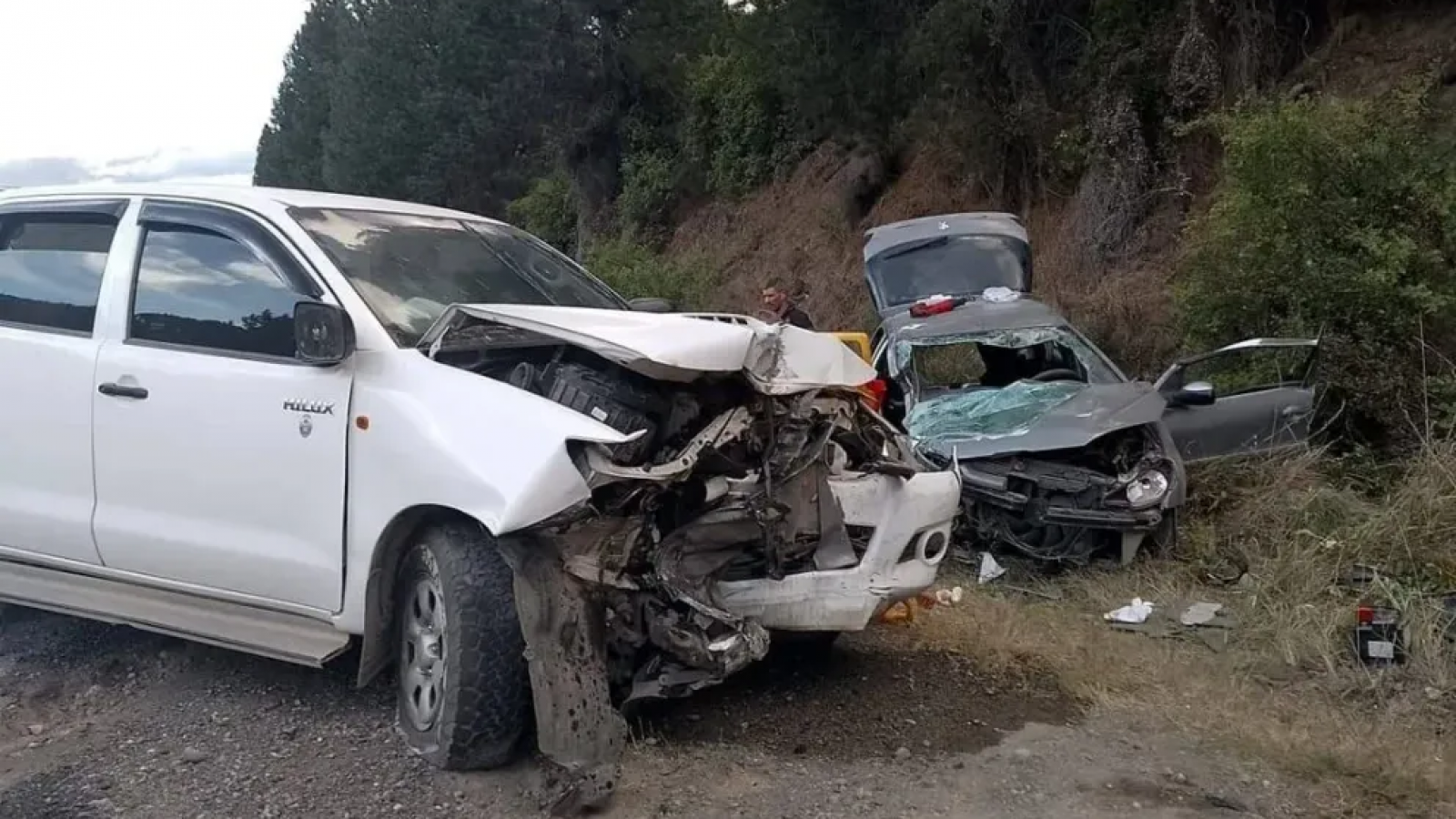 Grave choque frontal en la Ruta 40 dejó dos personas heridas