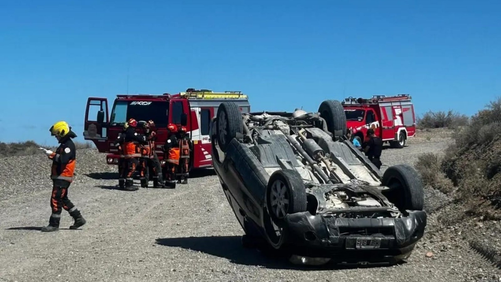 Vuelco en Playa Magagna: una mujer perdió el control del auto y terminó con el vehículo dado vuelta