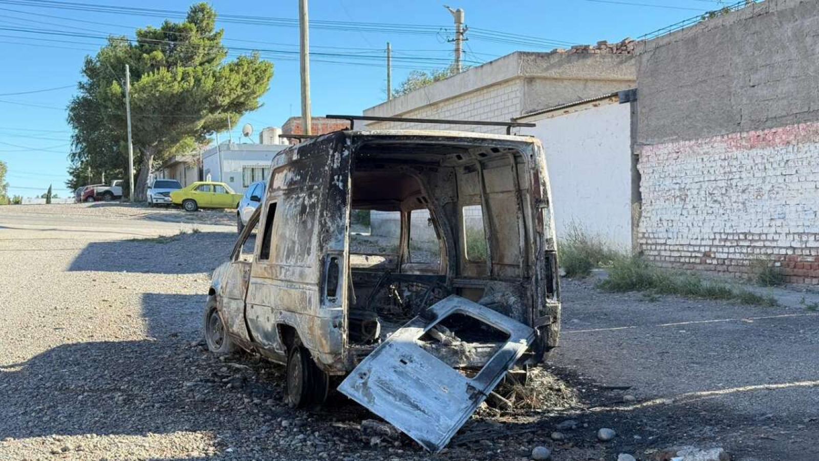 Cinco incendios intencionales en menos de una hora generaron alarma en Trelew