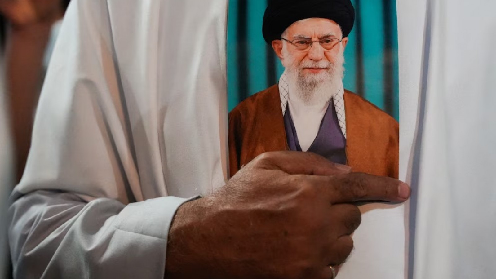 Irán definió un triunvirato para gobernar tras la muerte de Ali Khamenei