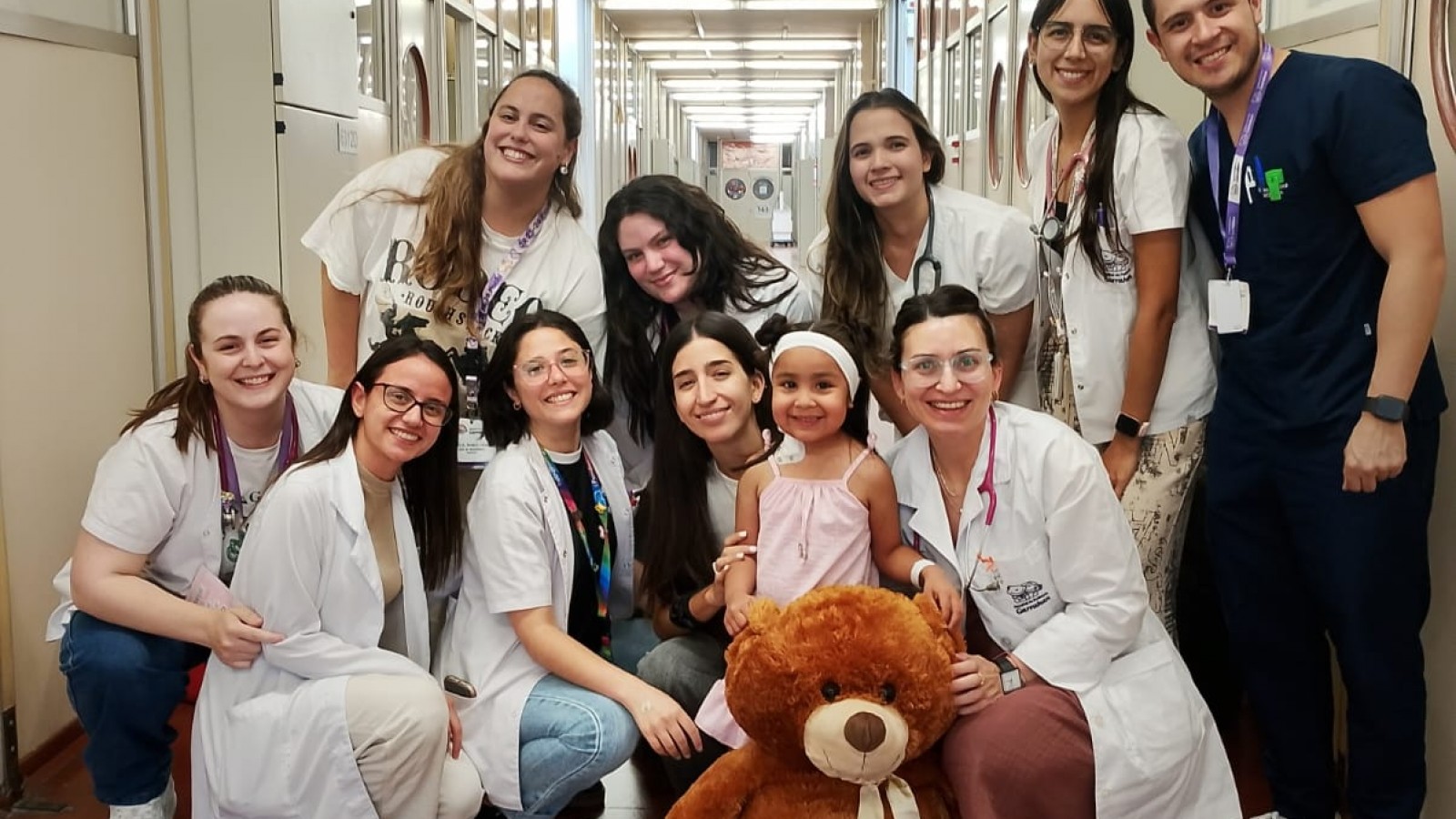 Catalina tiene 4 años, está internada en el Garrahan y lanzaron una rifa solidaria con más de 60 premios para ayudar a su familia