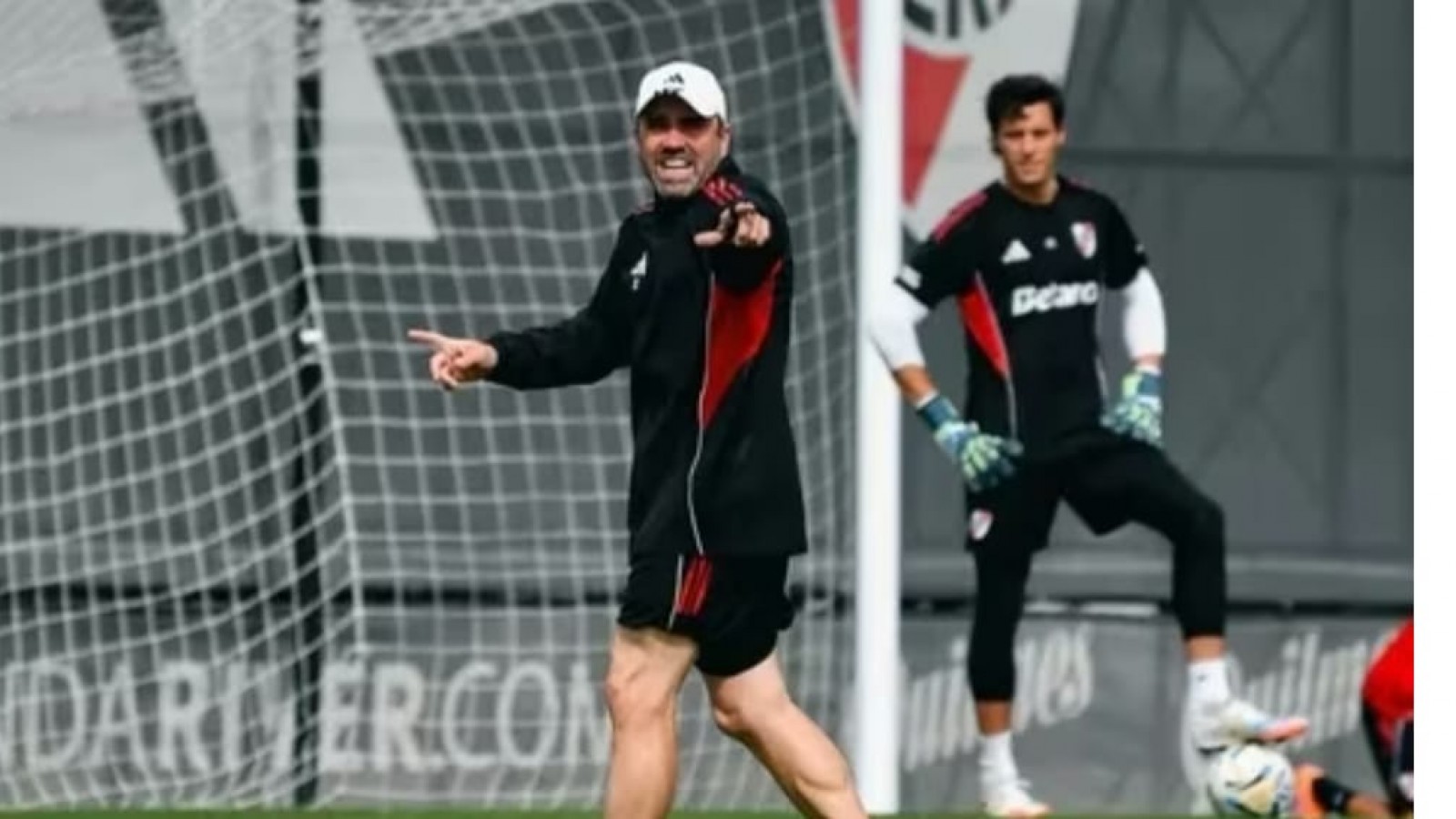Triunfo de River en el Ducó: 2-1 frente a Huracán en el debut de Coudet