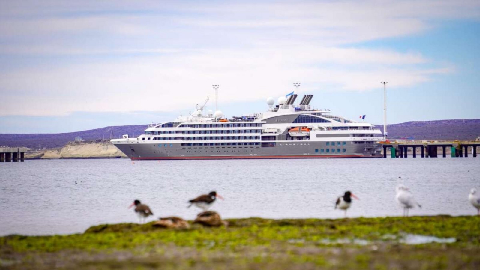 El crucero L'Austral llegó a Puerto Madryn y marca el tramo final de la temporada de cruceros