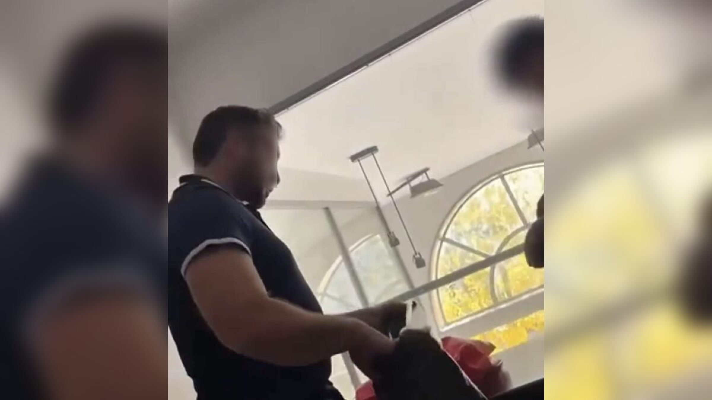 "Si pagábamos $12 millones, mi hijo quedaba con un año": la mujer del video complicó al abogado y funcionario Martín Castro