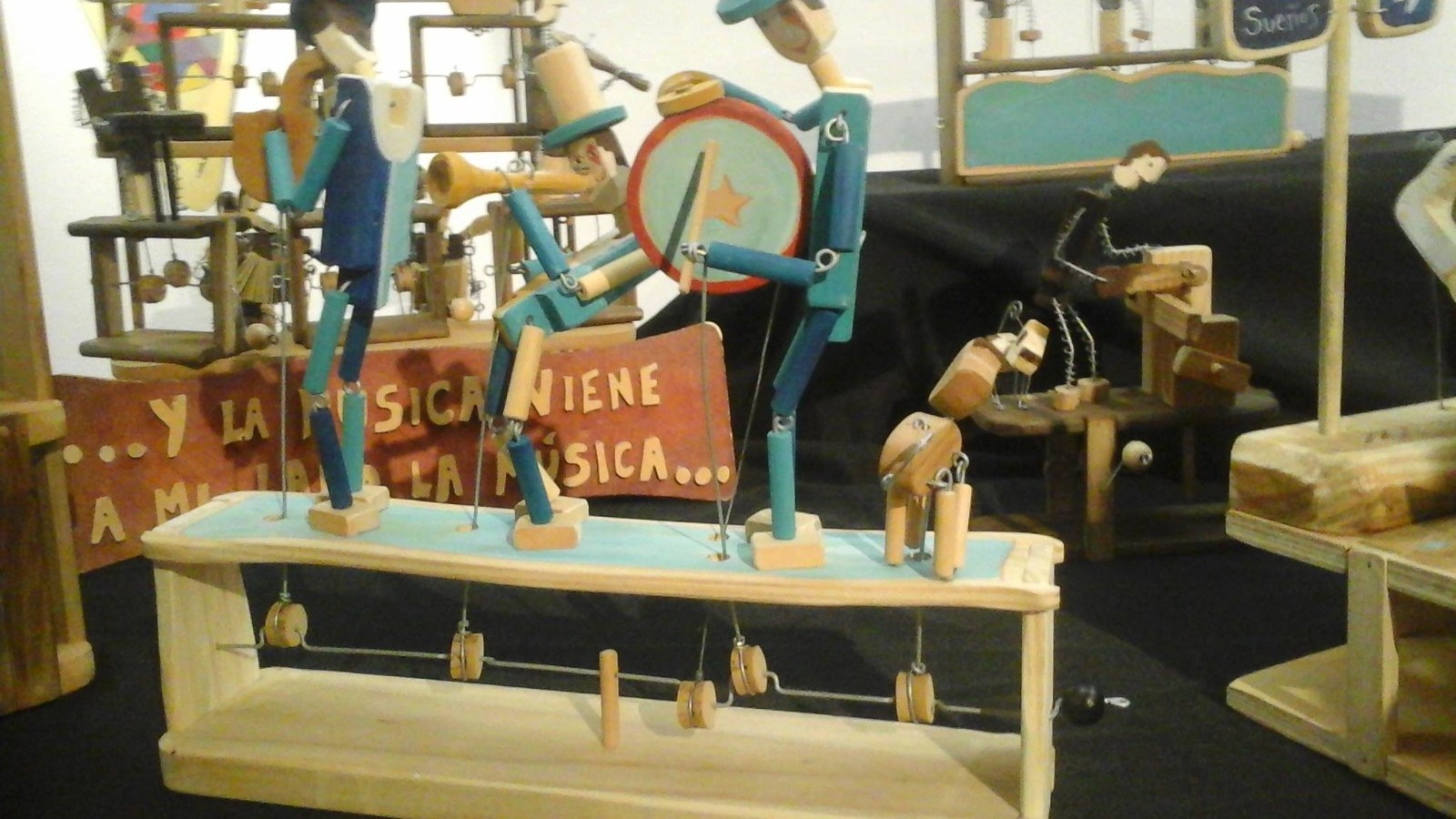 El arte de crear: Hernán Lira trae su taller de juguetes mecánicos a Puerto Madryn