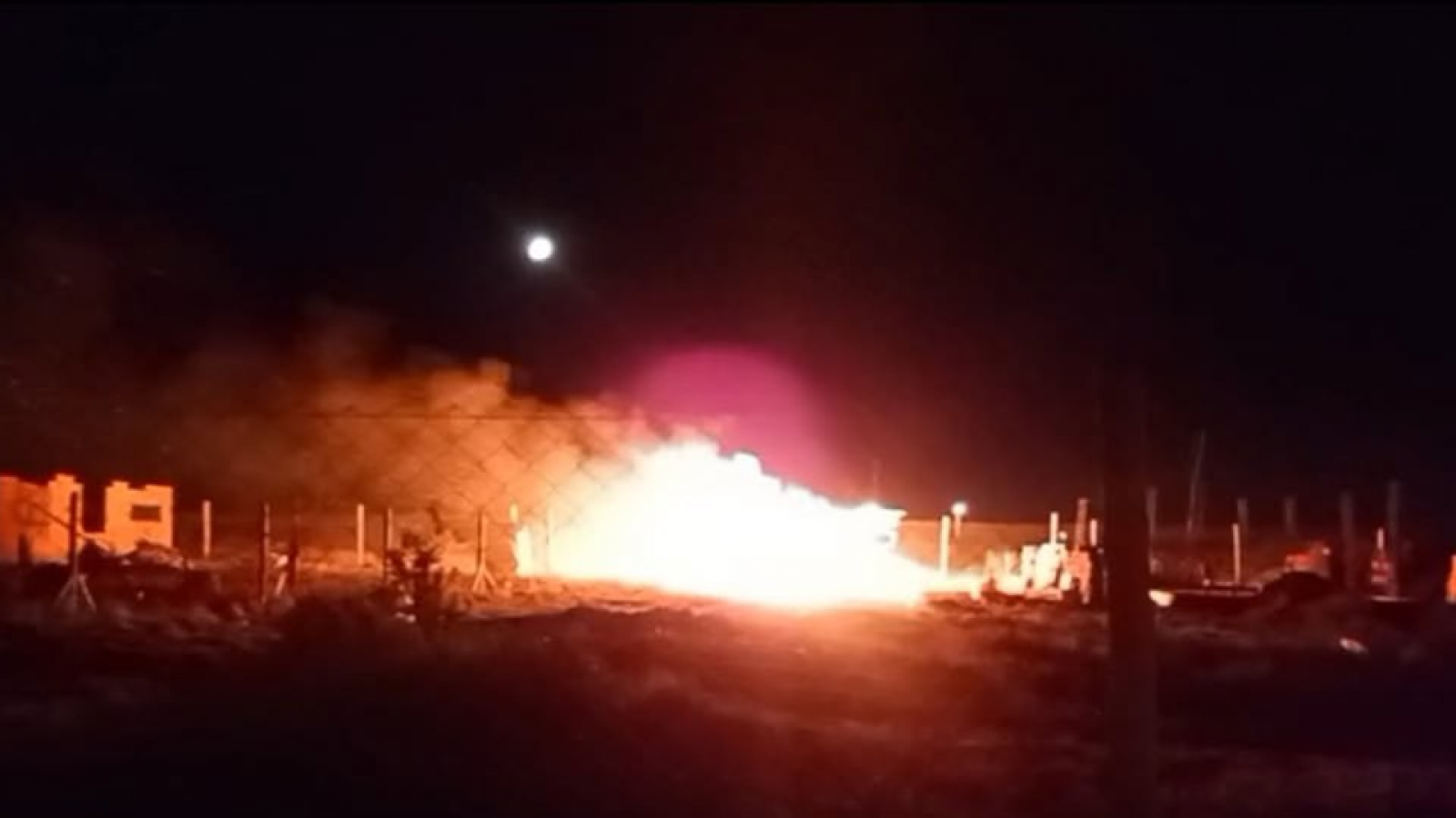 Un incendio destruyó un obrador en el norte de Puerto Madryn