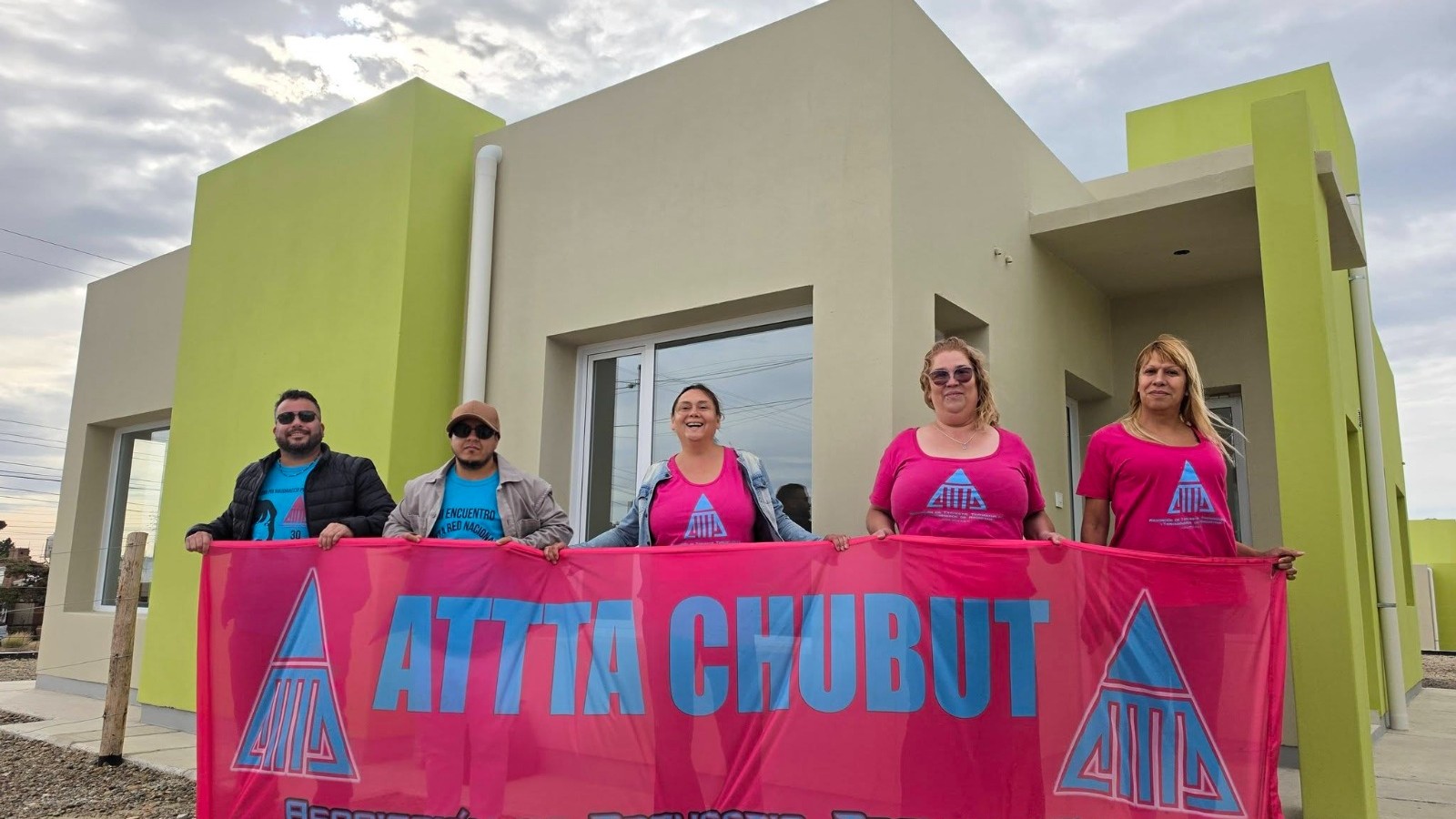 Chubut concretó la primera entrega de vivienda del cupo travesti-trans