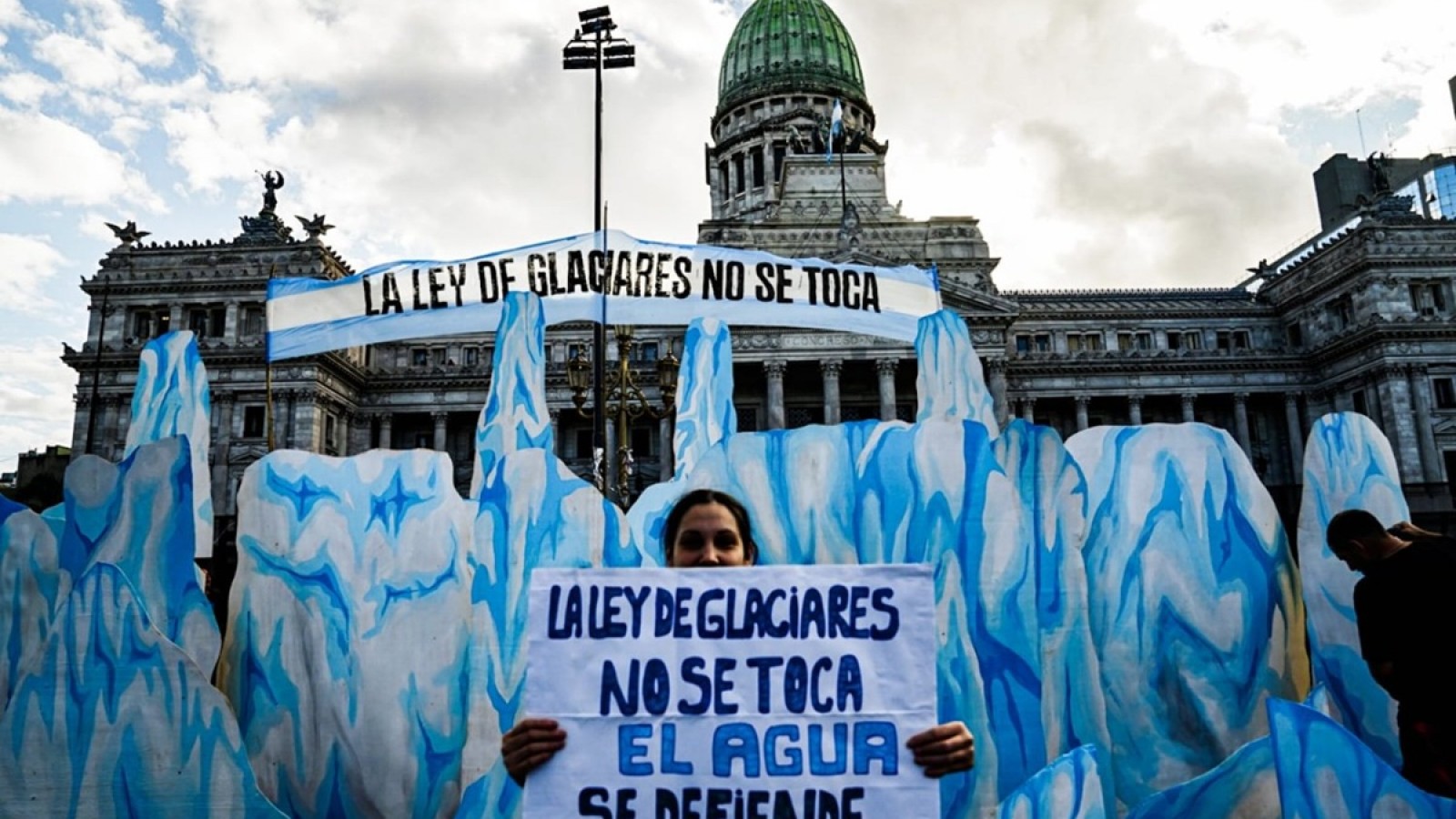 300.000 ciudadanos contra una ley: La demanda por los glaciares se convierte en el reclamo civil más masivo de Argentina