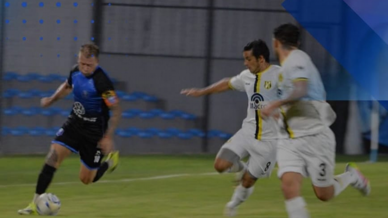 Deportivo Madryn lo perdió en el final y se quedó sin nada ante Bolívar