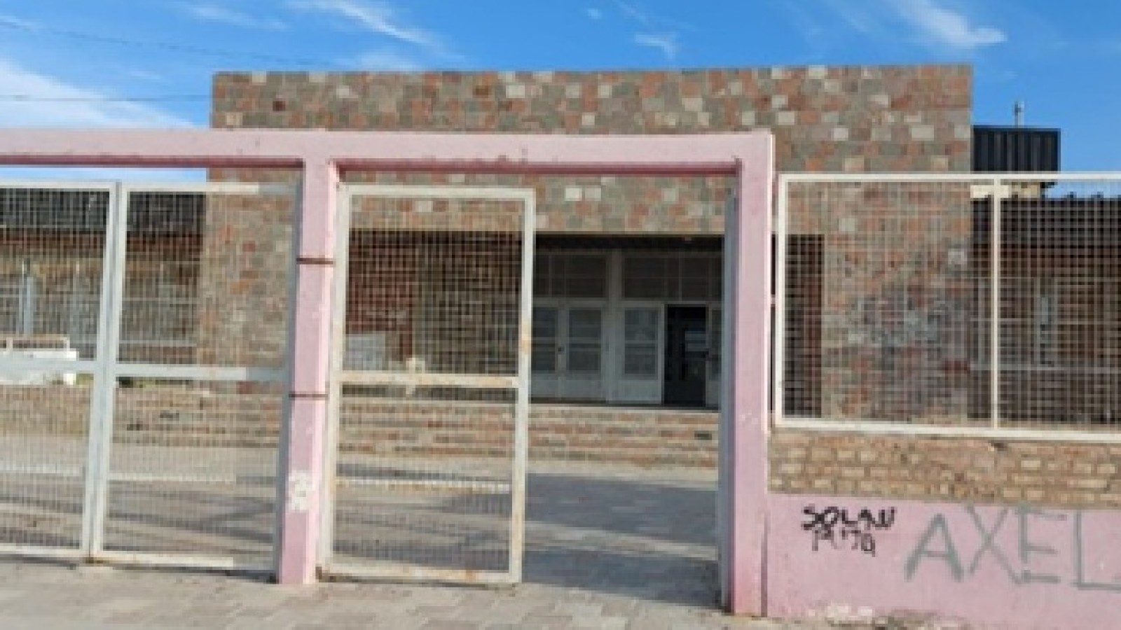Madryn: un estudiante ingresó con un arma a la Escuela 775 y activaron protocolos